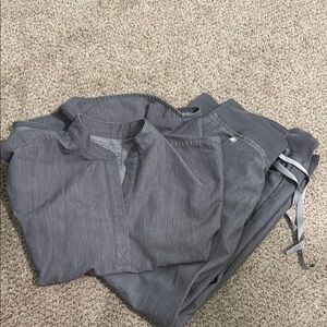 Figs Gray Scrub Set (XS top, small bottoms)